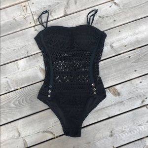 Lookbook Store One Piece Swimsuit